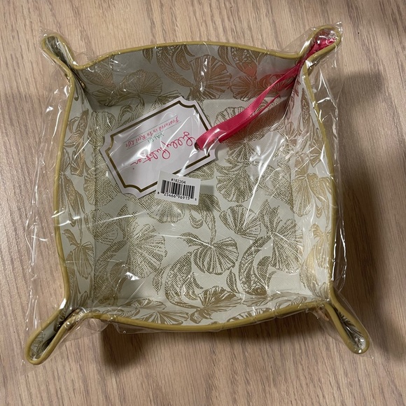 🆕 LILLY PULITZER Valet In Reel Life - Picture 4 of 6